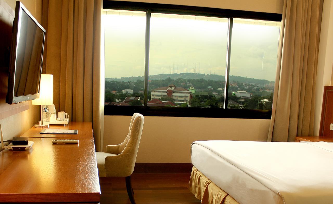 Patra Semarang Hotel & Convention Εξωτερικό φωτογραφία