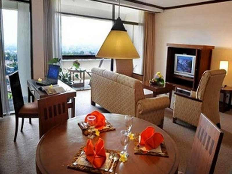 Patra Semarang Hotel & Convention Εξωτερικό φωτογραφία