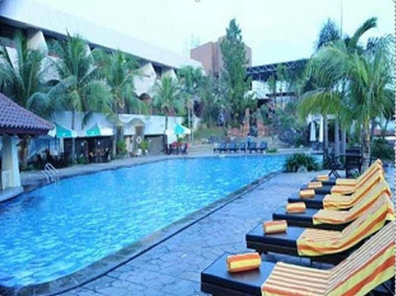 Patra Semarang Hotel & Convention Εξωτερικό φωτογραφία